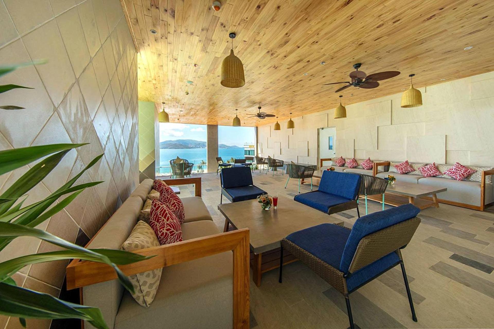 Coastal Panorama Oceanfront Suites Nha Trang Exterior photo